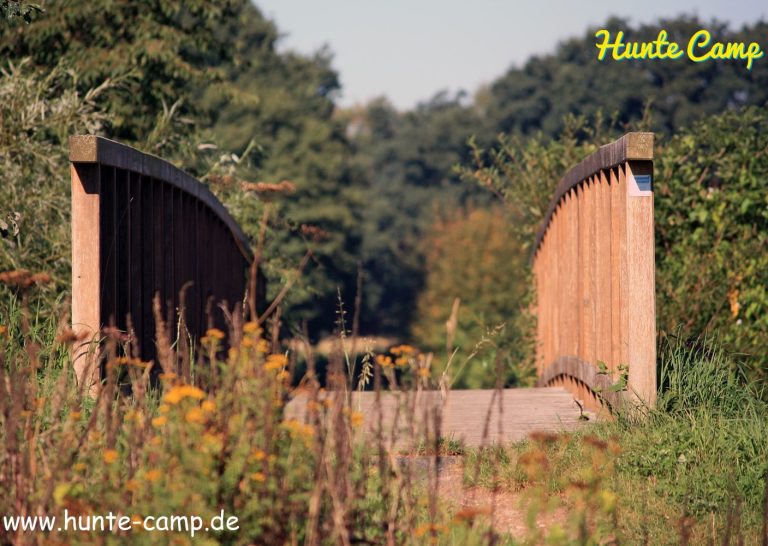 Hunte-Steg hinter dem Campingplatz Hunte-Camp